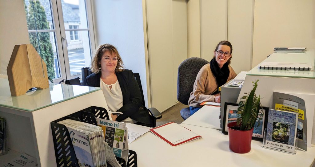 Michèle et Florence, agents d'accueil